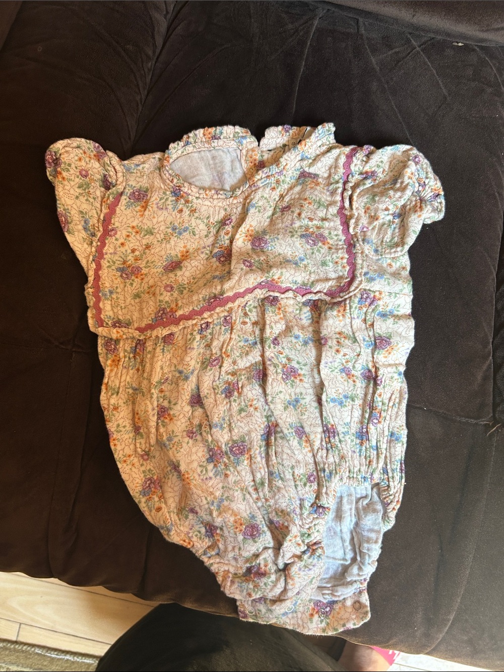 Bebe organic Floral Baby Romper with Ruffled Shoulders - Cream & Lavender 18m